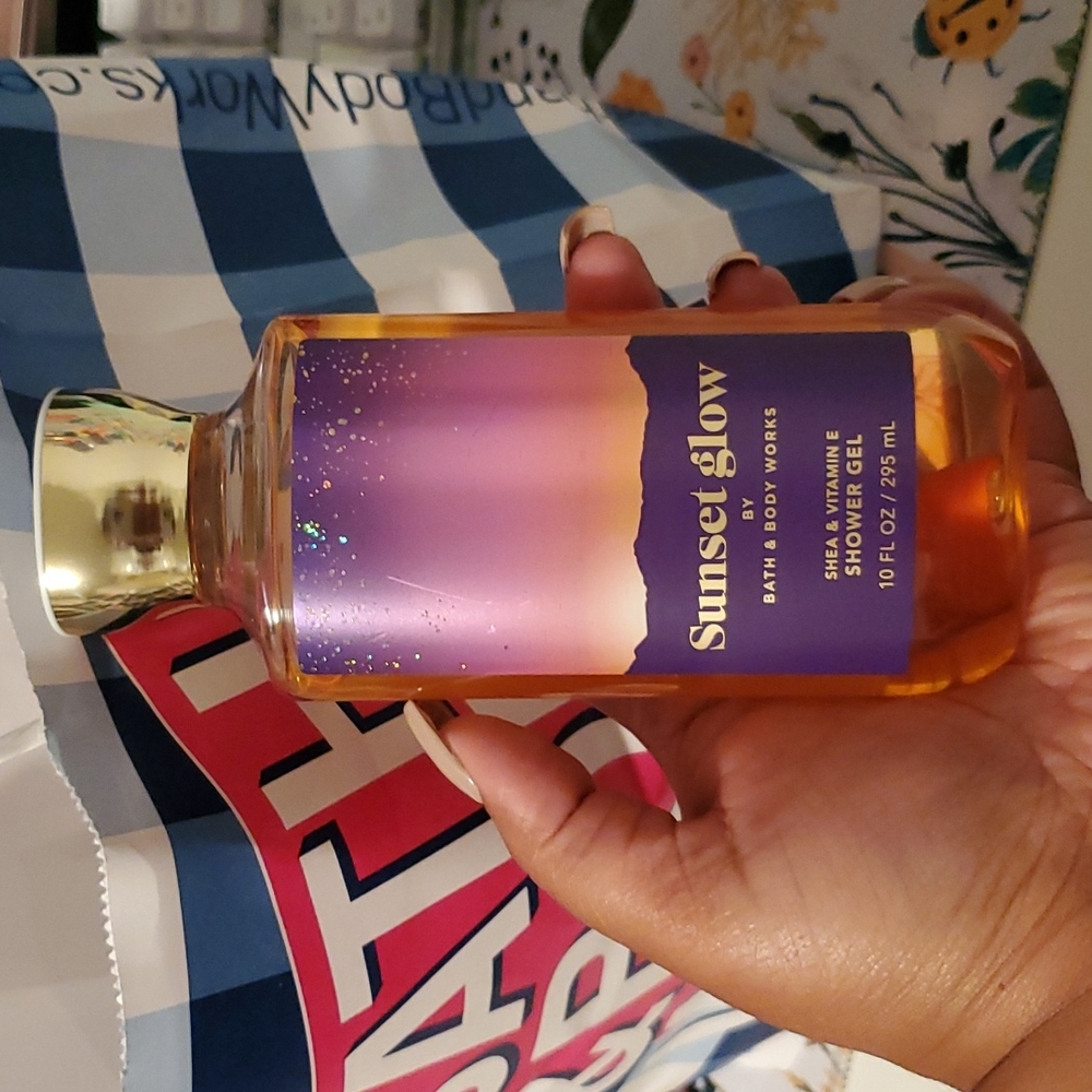 Sunset glow body wash